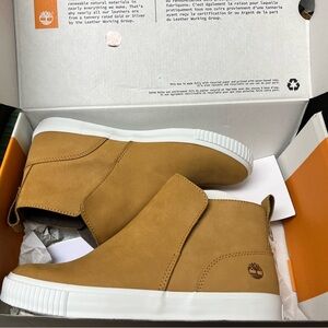 Timberland Skyla Bay pull on Women’s Boots size 9.5